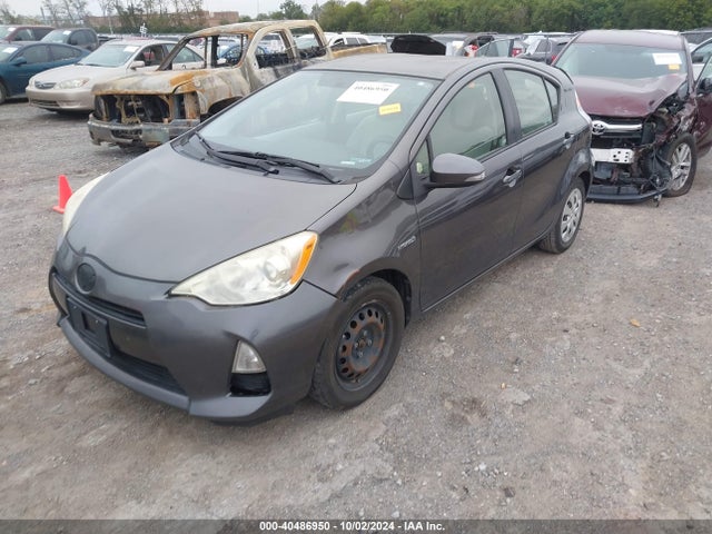 JTDKDTB32E1558410 Toyota Prius C One