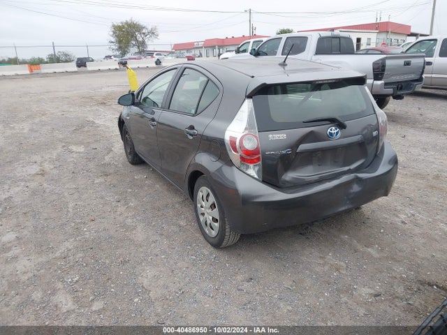 JTDKDTB32E1558410 Toyota Prius C One