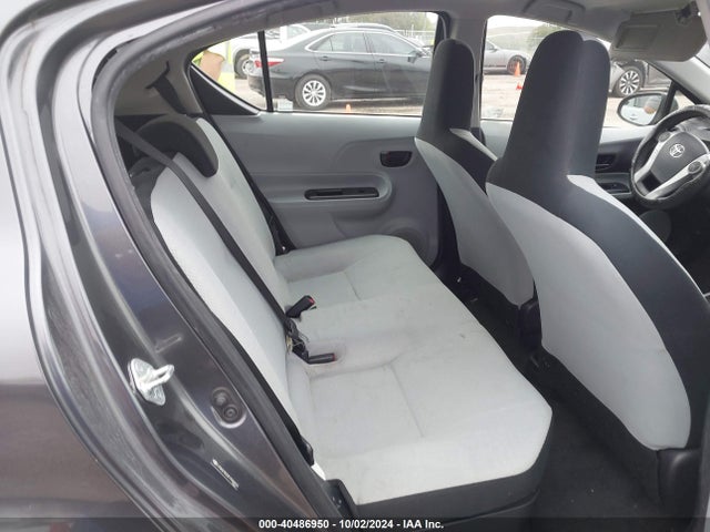 JTDKDTB32E1558410 Toyota Prius C One
