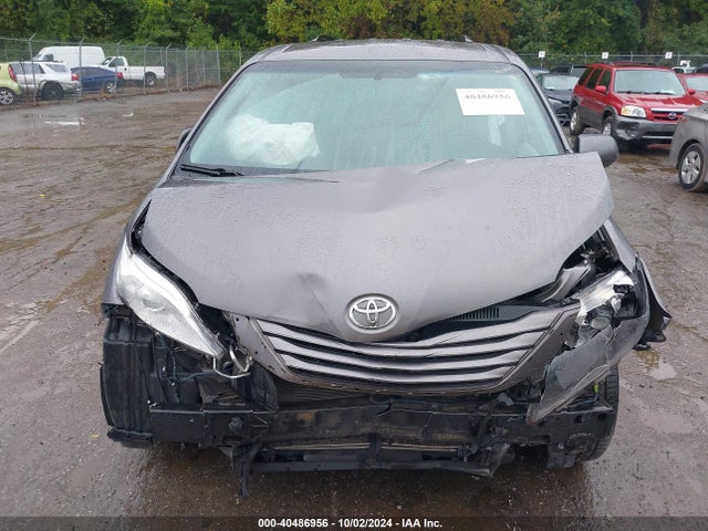 Toyota Sienna Le 8 Passenger 2017 5TDKZ3DC9HS889569 Image 13