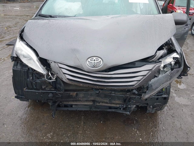 Toyota Sienna Le 8 Passenger 2017 5TDKZ3DC9HS889569 Image 6