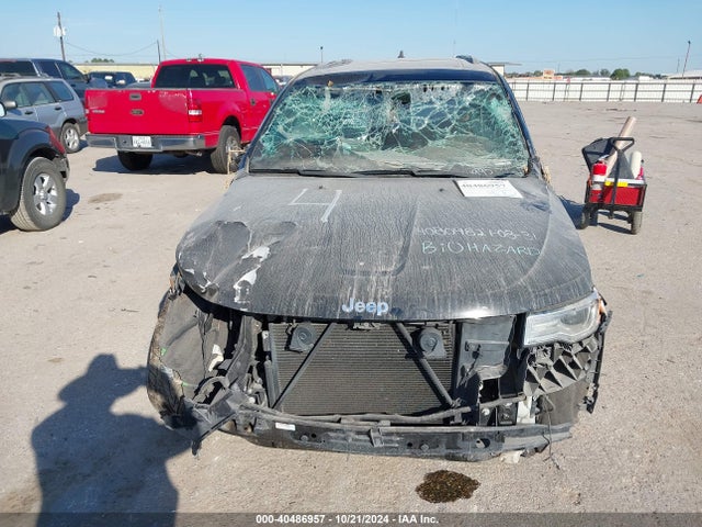 1C4RJEJGXJC204995 Jeep Grand Cherokee Summit 4x2