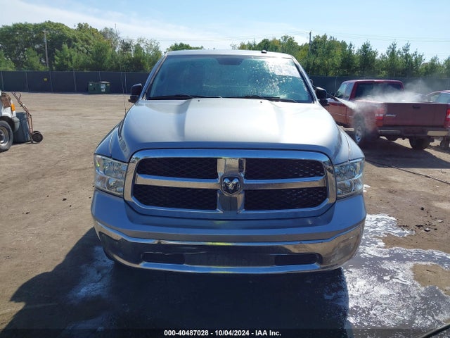 3C6RR7KT1KG725979 RAM 1500 Classic Tradesman  4x4 5'7 Box
