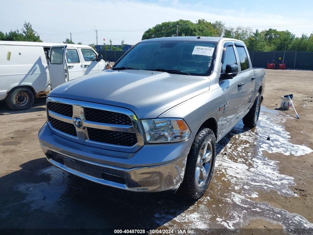3C6RR7KT1KG725979 RAM 1500 Classic Tradesman  4x4 5'7 Box