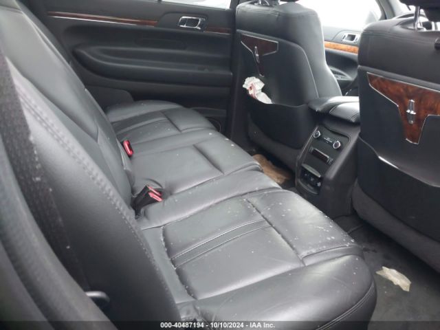 2LMHJ5NK0EBL56011 Lincoln Mkt Livery