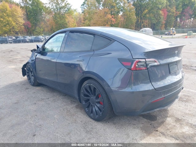 2023 TESLA MODEL Y 7SAYGDEF9PF588806 Photo 2