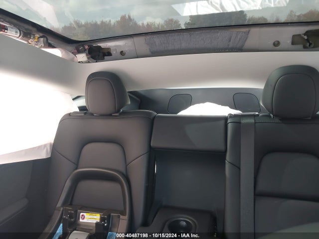 2023 TESLA MODEL Y 7SAYGDEF9PF588806 Photo 7