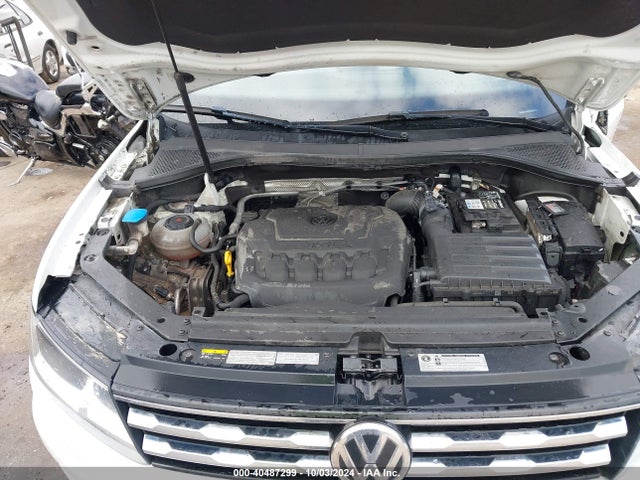 3VV2B7AX9JM037572 Volkswagen Tiguan 2.0t Se/2.0t Sel