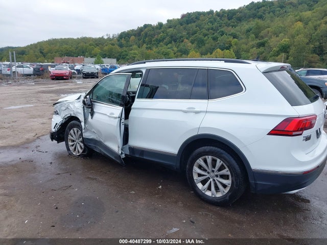 3VV2B7AX9JM037572 Volkswagen Tiguan 2.0t Se/2.0t Sel