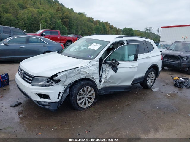 3VV2B7AX9JM037572 Volkswagen Tiguan 2.0t Se/2.0t Sel