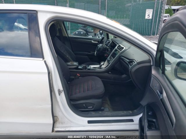3FA6P0H73FR180810 Ford FUSION SE