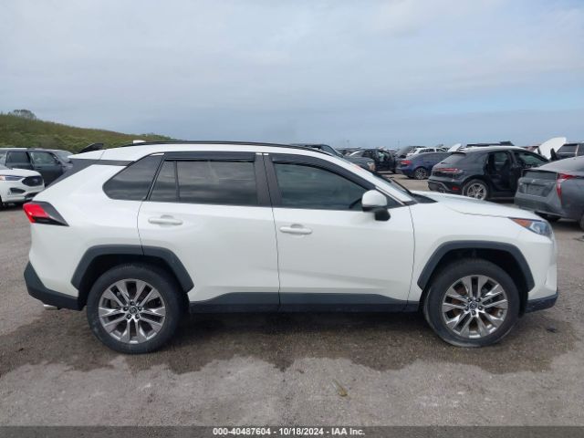 2T3A1RFV3MW152817 Toyota Rav4 Xle Premium