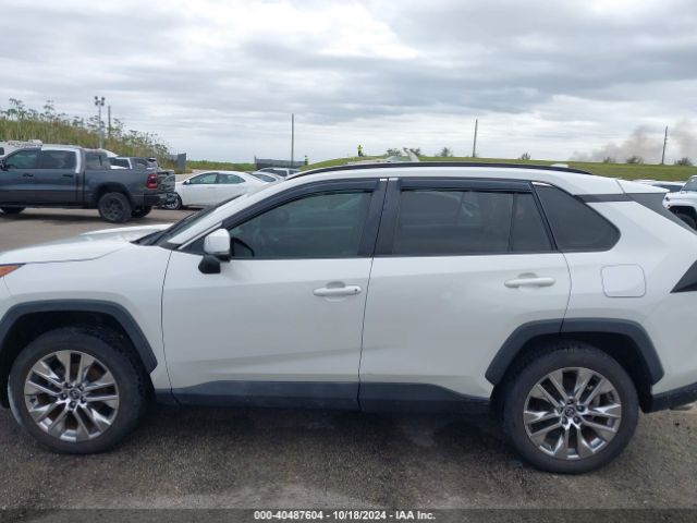 2T3A1RFV3MW152817 Toyota Rav4 Xle Premium