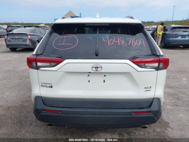 2T3A1RFV3MW152817 Toyota Rav4 Xle Premium