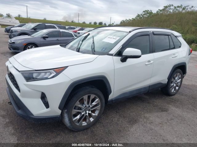 2T3A1RFV3MW152817 Toyota Rav4 Xle Premium