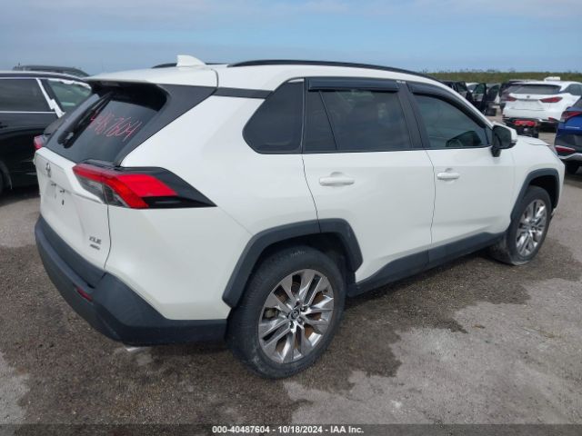 2T3A1RFV3MW152817 Toyota Rav4 Xle Premium