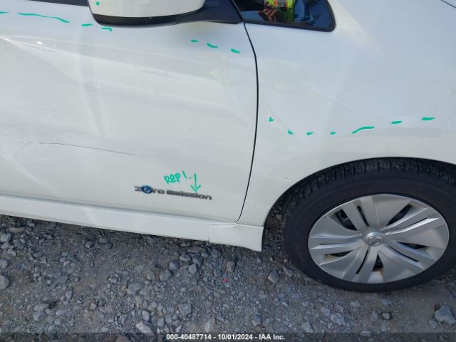 1N4AZ1CP8JC306491 Nissan LEAF S