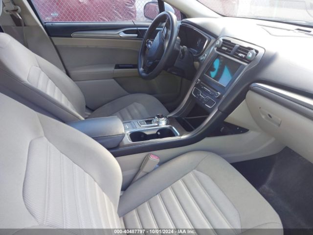 3FA6P0H75HR364018 Ford FUSION SE