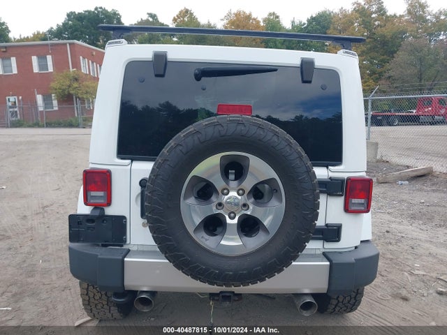 1C4HJWEG1GL320848 Jeep Wrangler Unlimited Sahara
