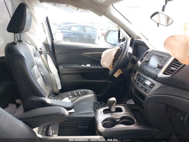 Honda Ridgeline Rtl 2017 5FPYK2F51HB001075 Image 5