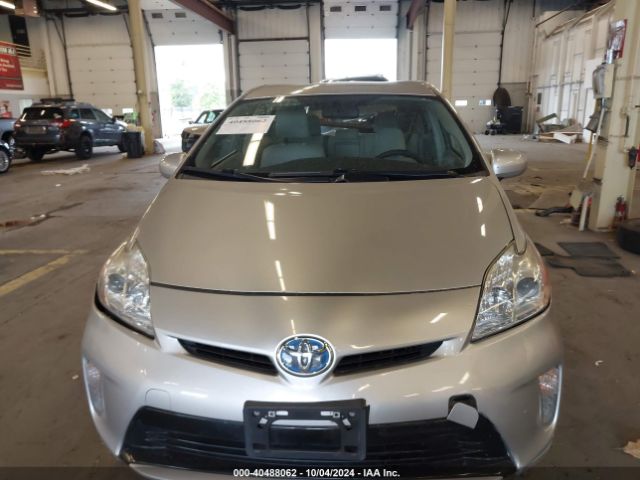 JTDKN3DUXE1810164 Toyota Prius Three