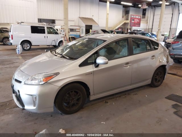 JTDKN3DUXE1810164 Toyota Prius Three
