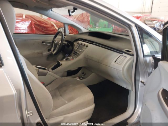 JTDKN3DUXE1810164 Toyota Prius Three