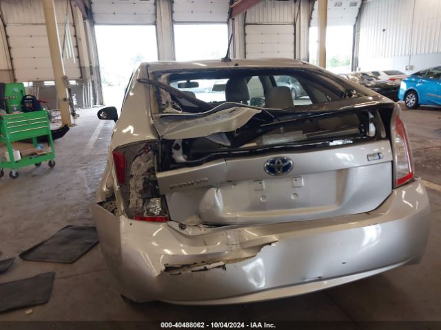 JTDKN3DUXE1810164 Toyota Prius Three