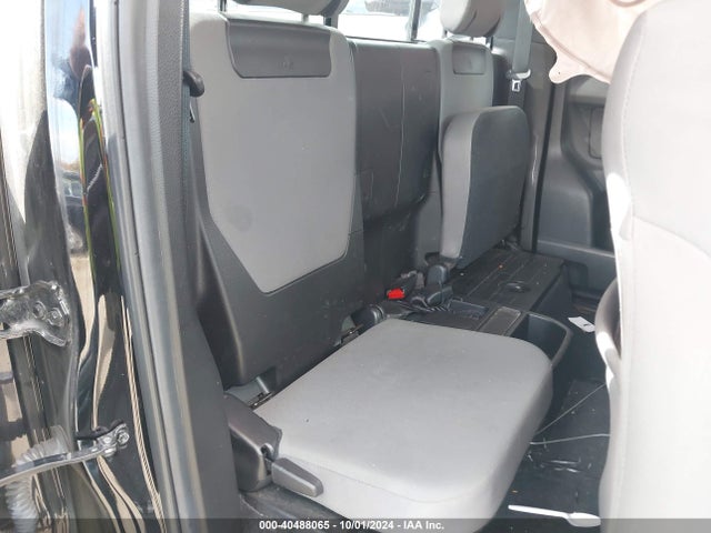 3TYSX5EN5NT015043 Toyota Tacoma Sr5