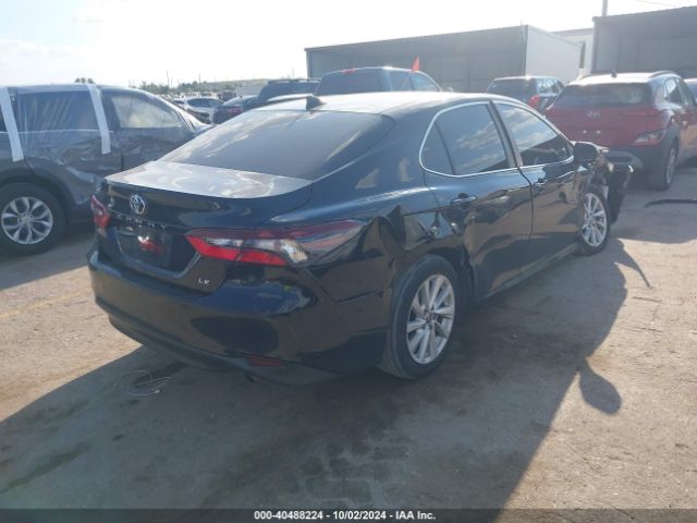 4T1C11AK6NU637423 Toyota CAMRY LE