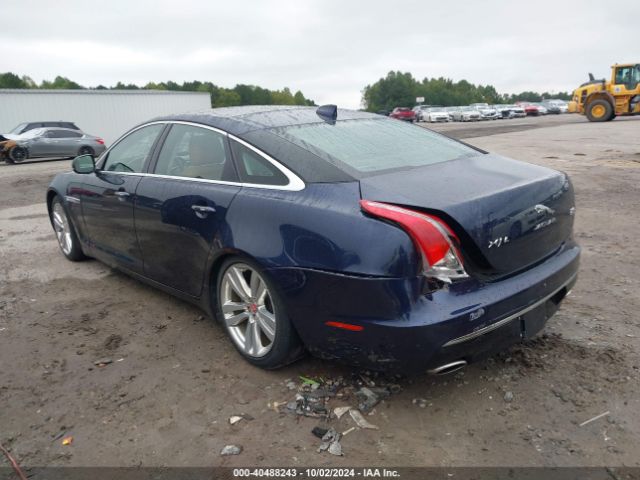 2017 JAGUAR XJ SAJWJ2GD0H8W12466 Photo 2