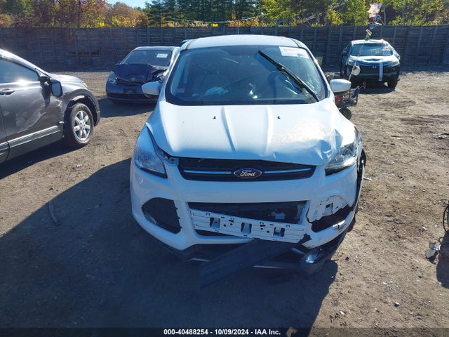1FMCU9GX4FUC52775 Ford ESCAPE SE