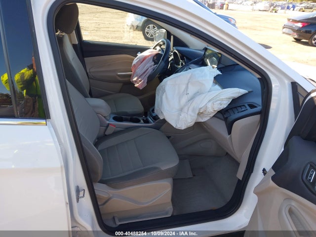 1FMCU9GX4FUC52775 Ford ESCAPE SE