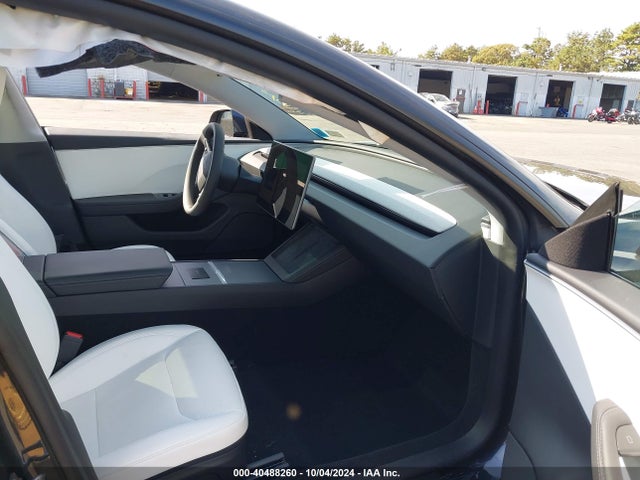 2024 TESLA MODEL 3 5YJ3E1EAXRF821093 Photo 4