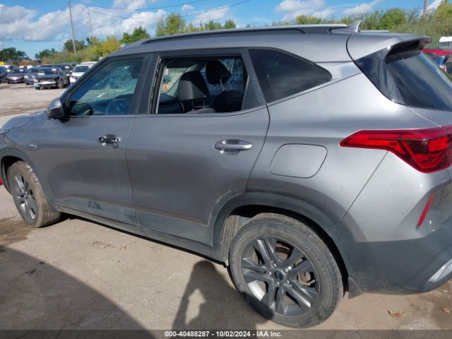 KNDEUCAA8M7228134 KIA SELTOS S