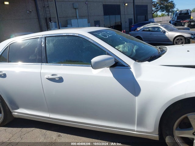 Chrysler 300 2014 2C3CCAAGXEH375620 Image 14