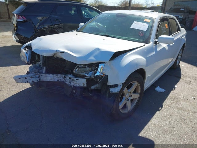 Chrysler 300 2014 2C3CCAAGXEH375620 Image 2