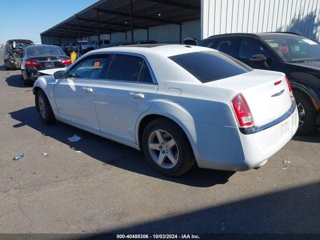 Chrysler 300 2014 2C3CCAAGXEH375620 Image 3