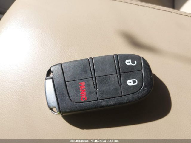 1C4RJEAG2JC481589 Jeep Grand Cherokee Laredo 4x2