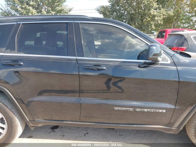 1C4RJEAG2JC481589 Jeep Grand Cherokee Laredo 4x2