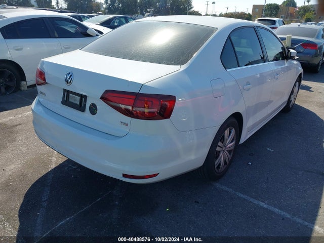 3VW2B7AJ5HM374726 Volkswagen Jetta 1.4t S