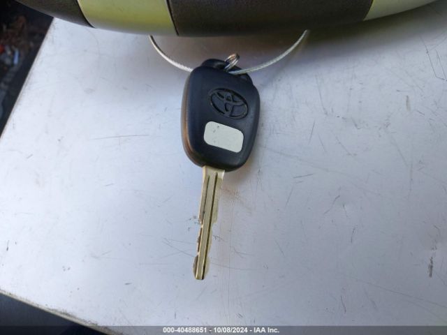 JTDKDTB33E1075993 Toyota Prius C One
