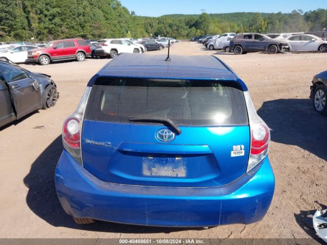 JTDKDTB33E1075993 Toyota Prius C One