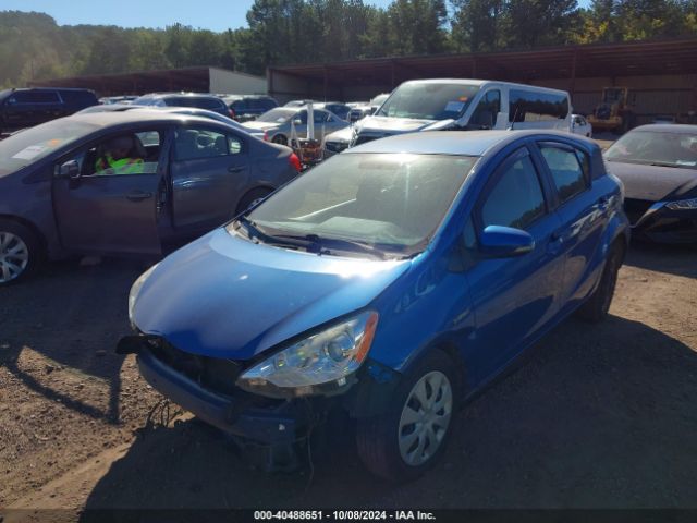 JTDKDTB33E1075993 Toyota Prius C One