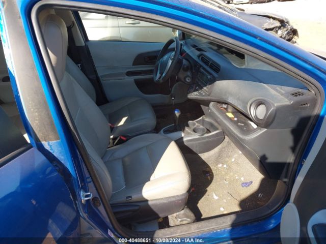 JTDKDTB33E1075993 Toyota Prius C One