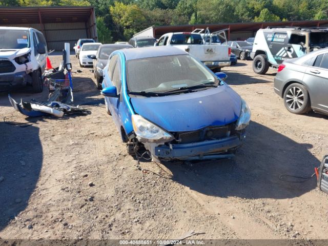 JTDKDTB33E1075993 Toyota Prius C One