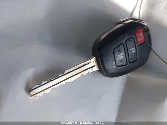 Toyota RAV4 LE 2015 2T3ZFREV5FW225503 Image 11