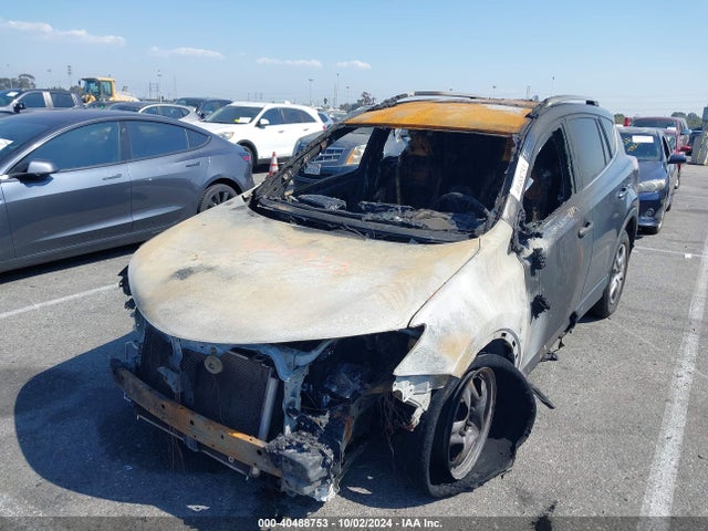 Toyota RAV4 LE 2018 JTMZFREV6JJ745166 Image 2