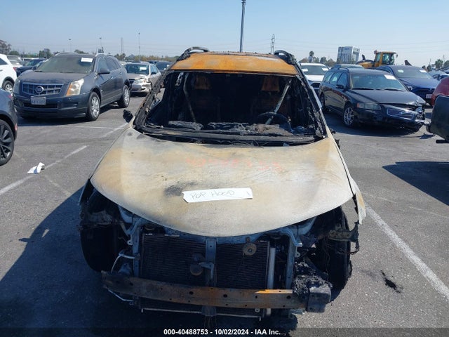 Toyota RAV4 LE 2018 JTMZFREV6JJ745166 Image 6