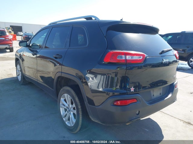 1C4PJLAB5FW611810 Jeep Cherokee Sport